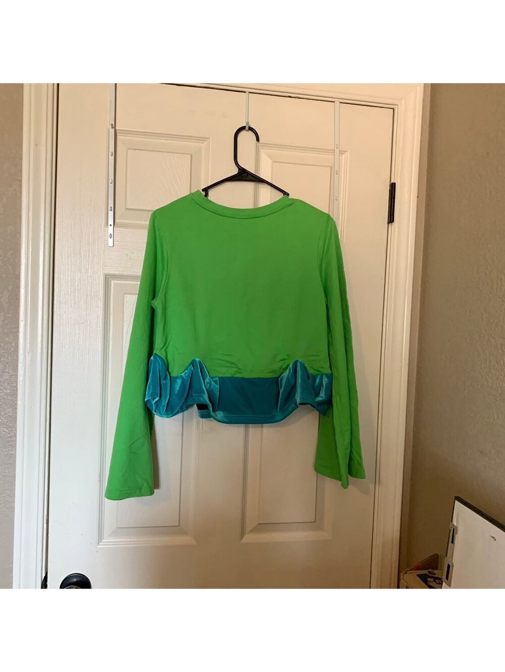 森宿 Green Long Sleeve Top with Teal Velvet Ruffle Hem, Size M - Picture 2 of 9